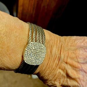 SvD 5 cable cuff with dozens of small crystals